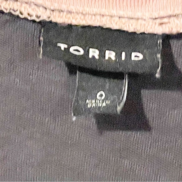 Torrid Size 0X Dark Grey Ringer Stripe Short Sleeve Crewneck Tshirt - Picture 3 of 5